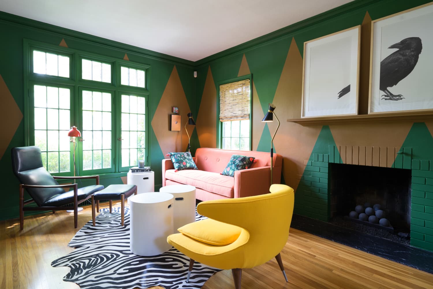 The Best Things for Decorating an Adult Living Room Apartment
